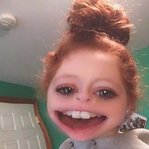 Meet your Posher, Eva